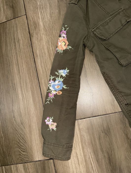 Пролетно яке Bershka като ново