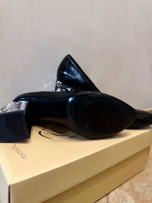 Sara Pen кожени обувки на ток