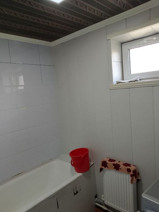 Bekobod shaxar 12 mkr da kvartira sotiladi