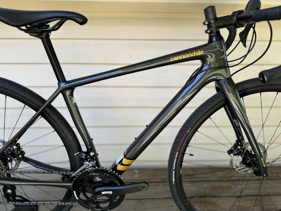 Карбонов велосипед Cannondale Synapse