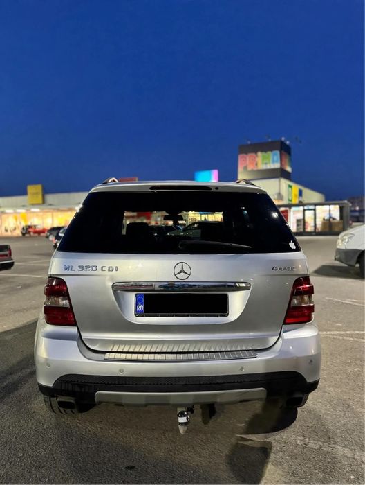 Vand/schimb Mercedes ML 320 CDI V6 3.0 224 CP 4x4 Automată.