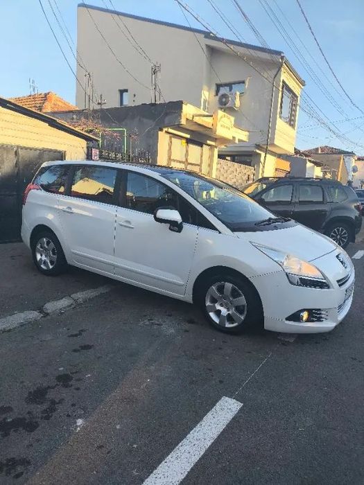 Peugeot 5008 Peugeot 5008 Panoramic/Automată