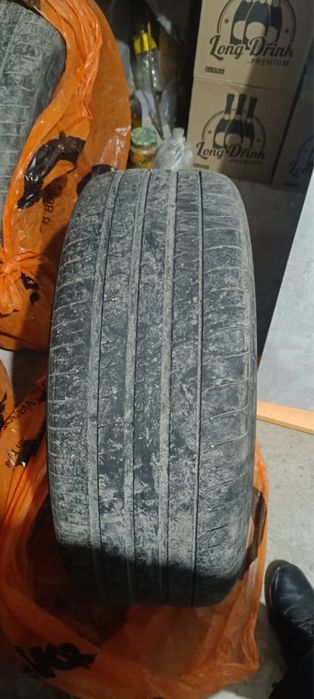 Продам шины на Туксон