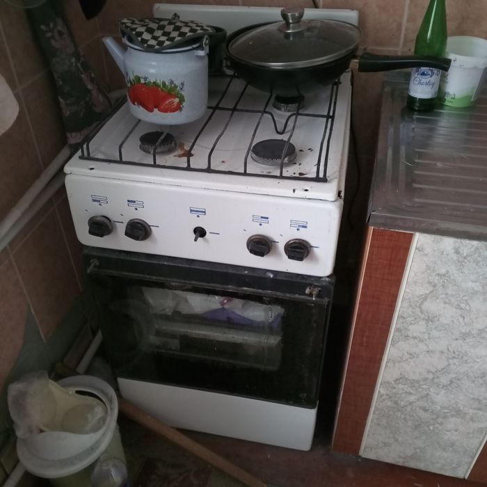 Gaz plita moyka va shkaf sotiladi 3 ta narsa bor million soʻm soʻm