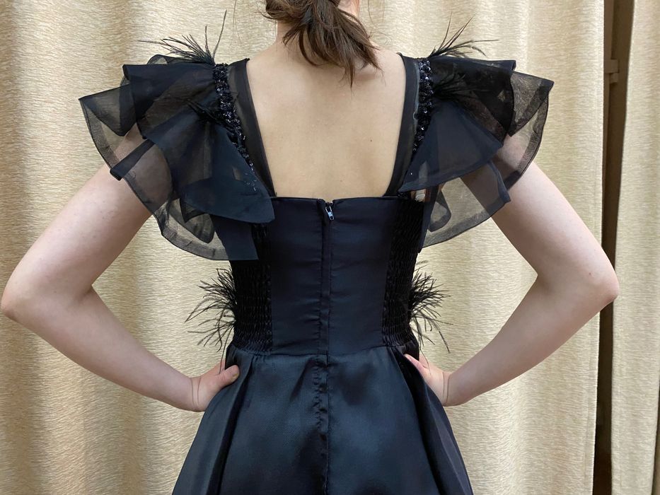 Платье вечернее на девочку 12-14 лет