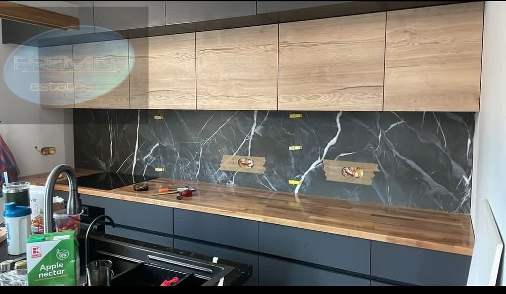 Етаж от къща с двор,гр. Асеновград