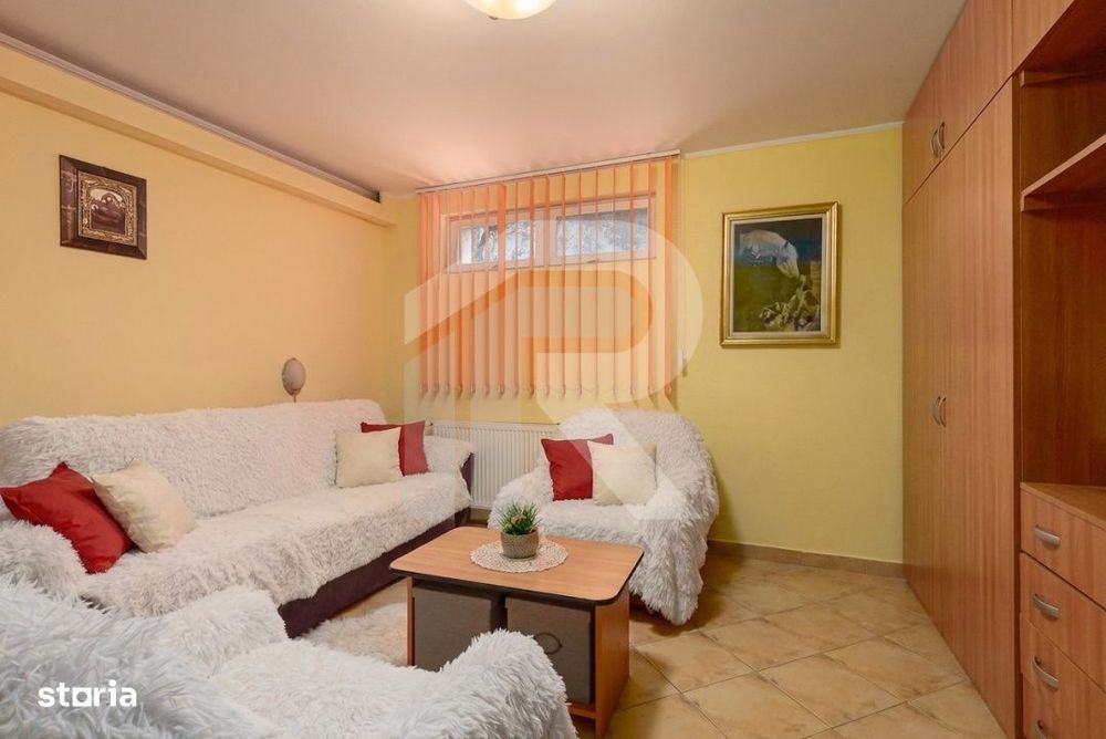 Casa spatioasa cu vedere la Lacul Grivita | 5 dormitoare | teren 793 m