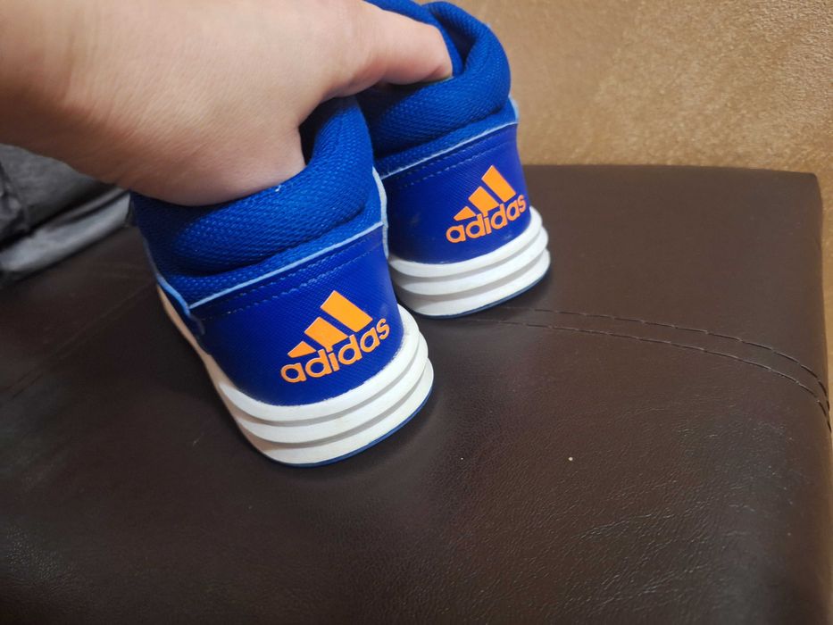 Adidas 31 1/2 кецове адидас детски обувки