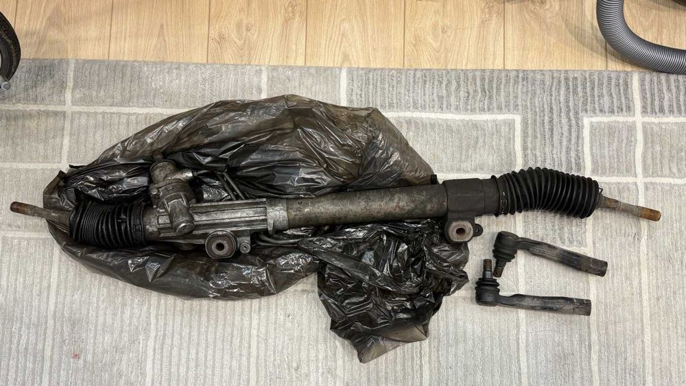 Продам рулевую рейку Lexus LX470 /Land Cruiser 100