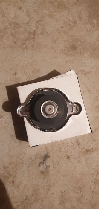 Продам крышки радиатора