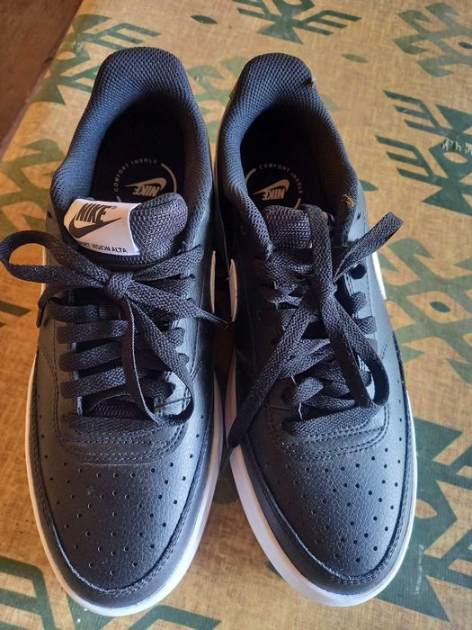 Маратонките са нови и оригинални