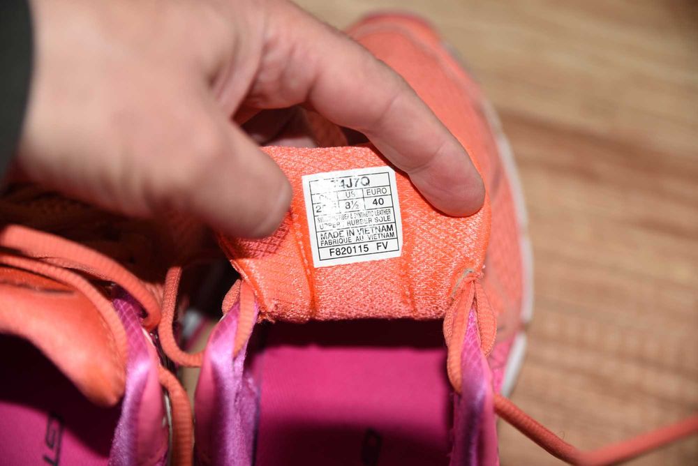 Asics GEL оригинални маратонки размер 40
