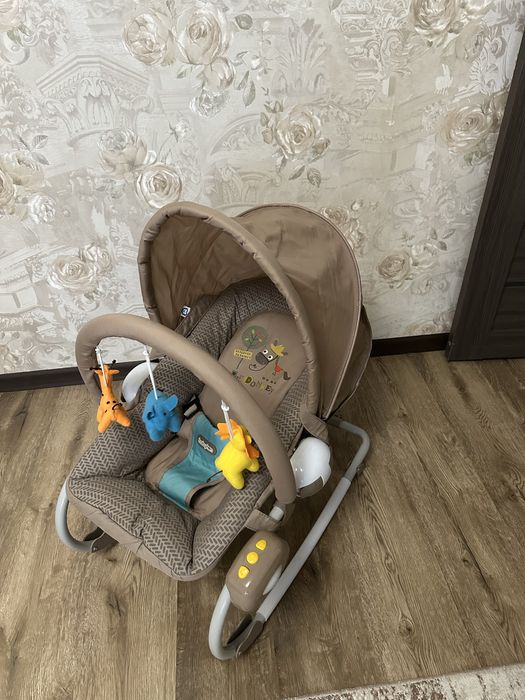 Шезлонг для малышей с рождения