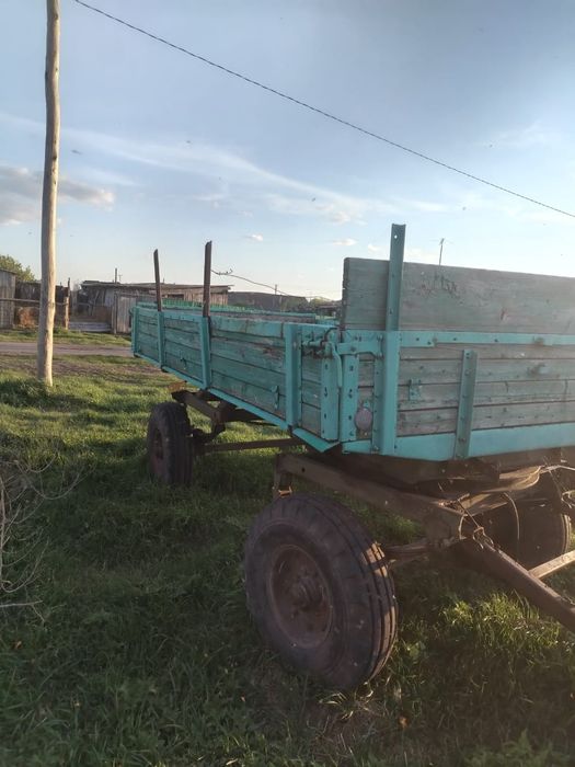 Трактор с телегой