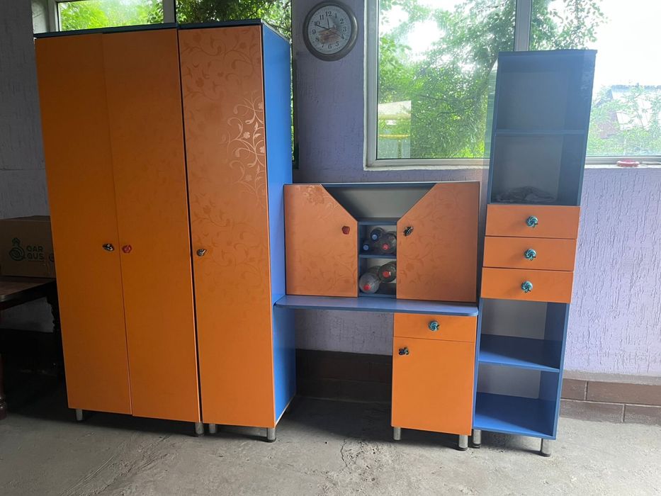 Продам Мебельный гарнитур(детский)
