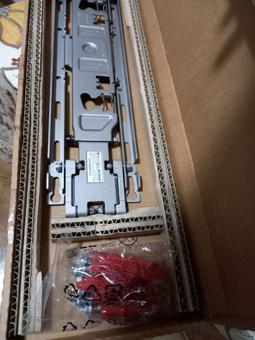 Кронштейн для телевизора  LG