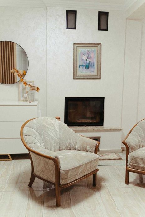 Vila spatioasa  în Catamarasti- Deal, 325 mp, teren generos 2000 mp