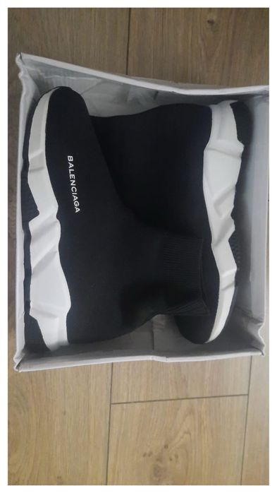 Кроссовки женские новые