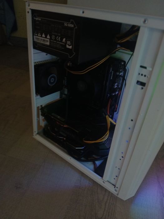 Vand pc stare foarte buna