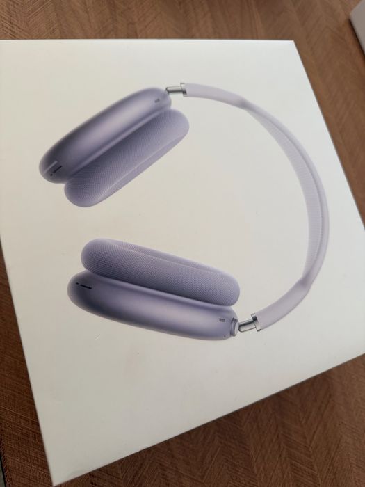 AirPods Max Apple