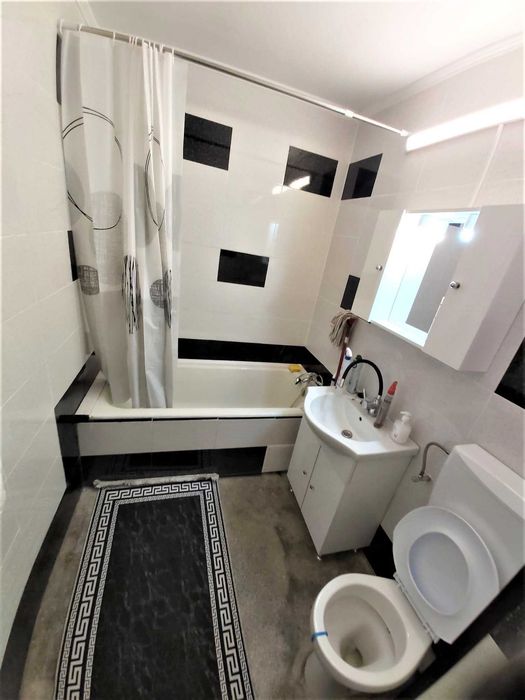 Particular închiriez apartament 2 camere Stefan Cel Mare intersectie Lizeanu