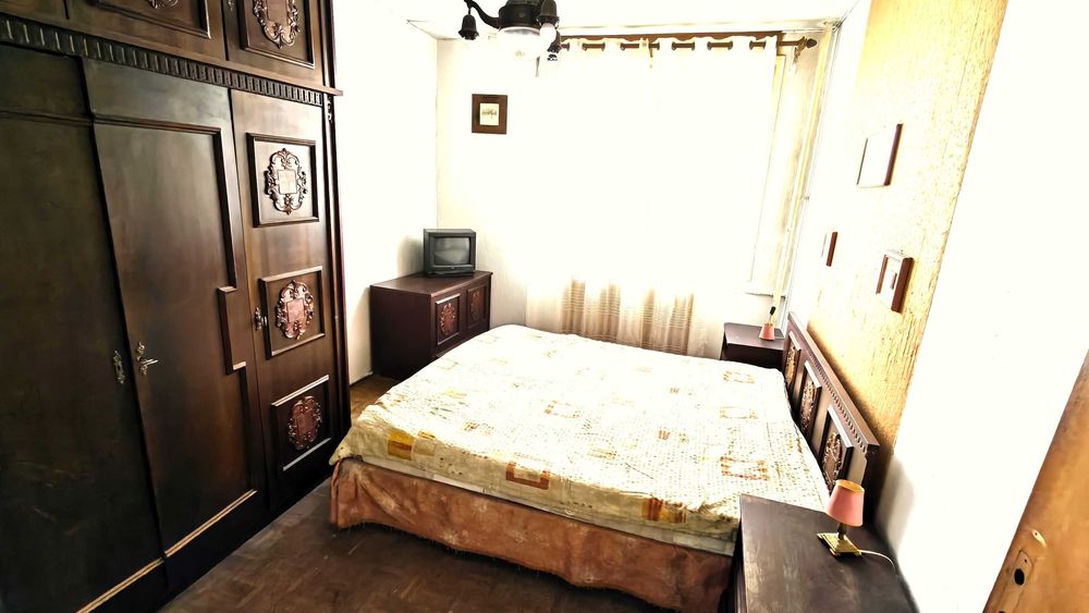 De vânzare apartament 3 camere la preț de 2 camere