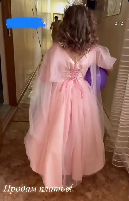 Продам нарядное платье для девочки 5-6 лет!