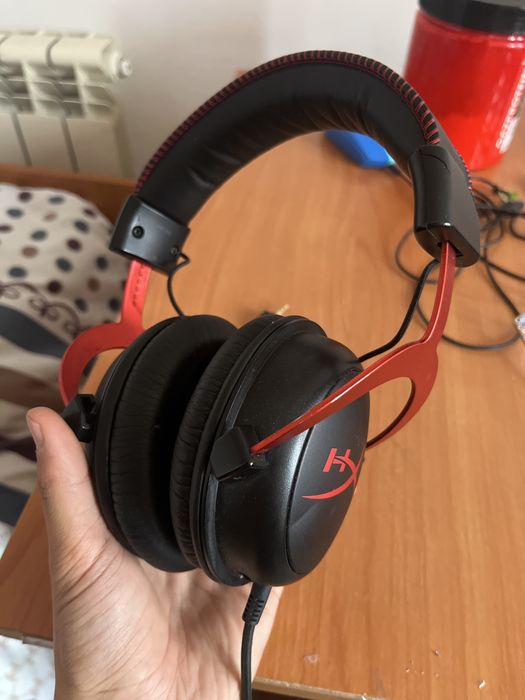 Продам игровые наушники HyperX Cloud II