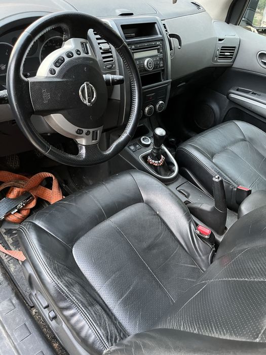 Dezmembrez Nissan X-Trail T31 2.0 dci
