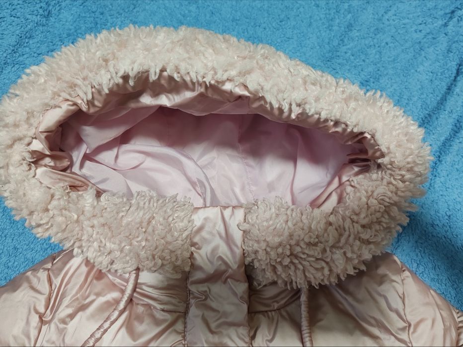 Куртка на девочку 4-5 лет