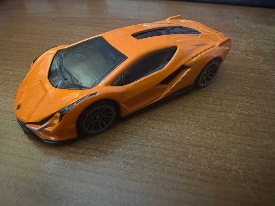 Vand Hot Wheels (LOOSE si AMBALATE)