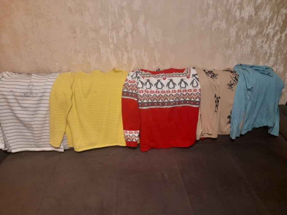 Продаю свитеры женские