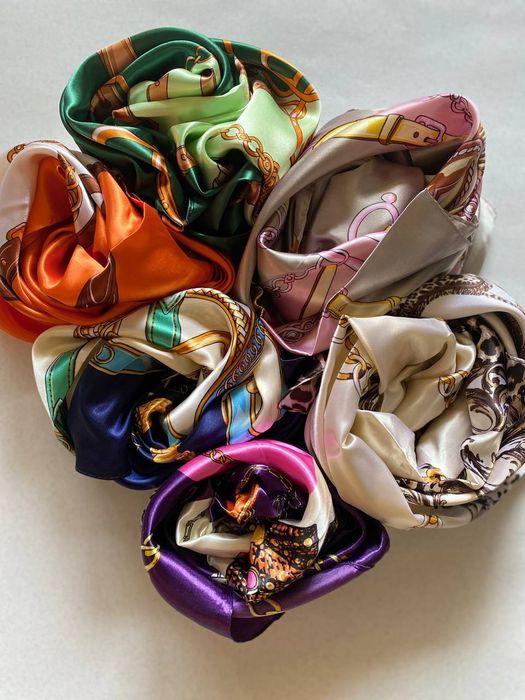 Платок, шарф, палантин шёлковый.