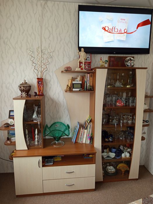 Продавам секция в отлично състояние