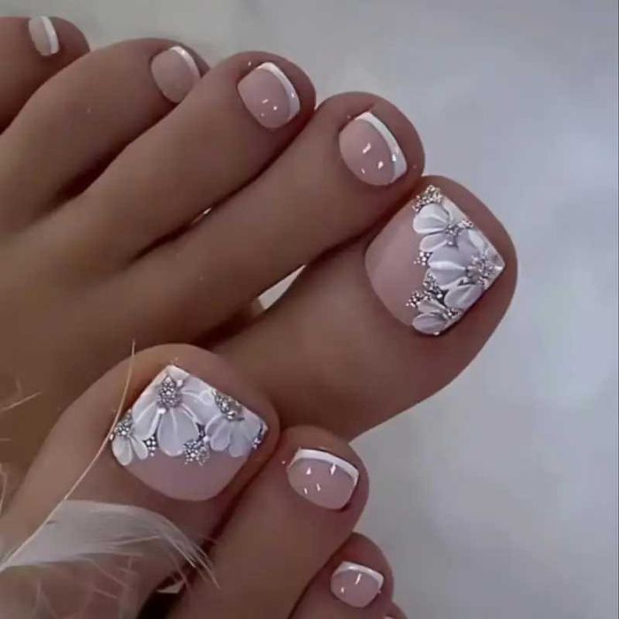 Самозалепващи изкуствени нокти за крака 24 бр. + лепило