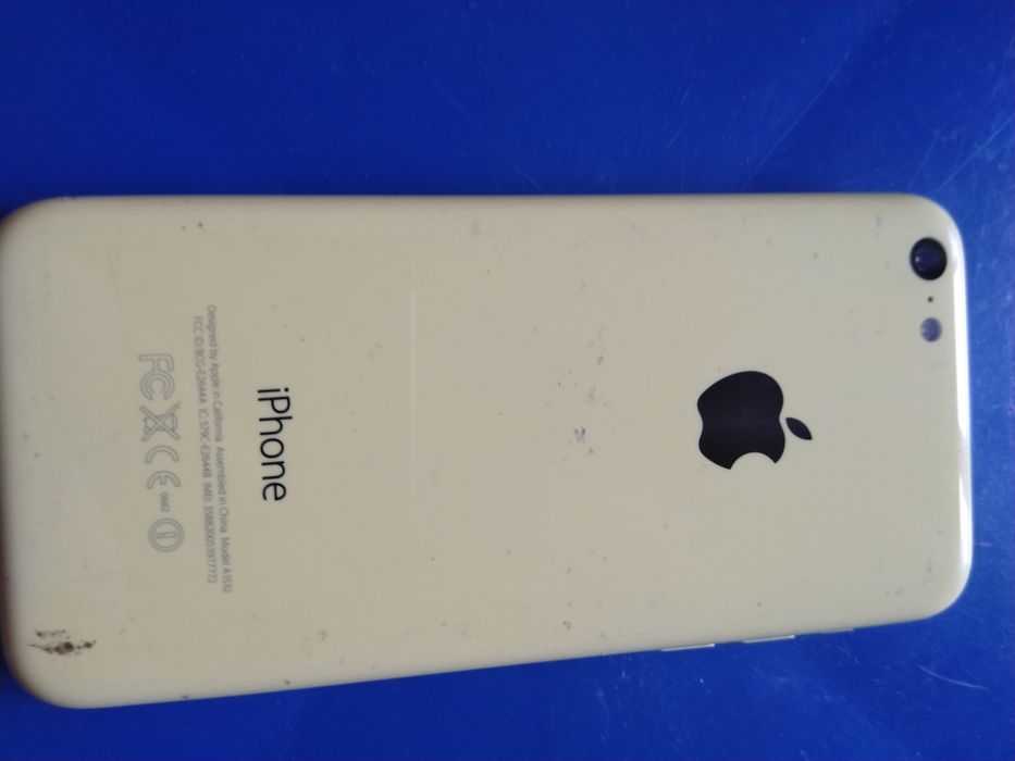 Смартфон Айфон 5