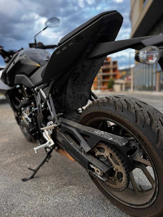 Suzuki GSX-8S (GSX 800)