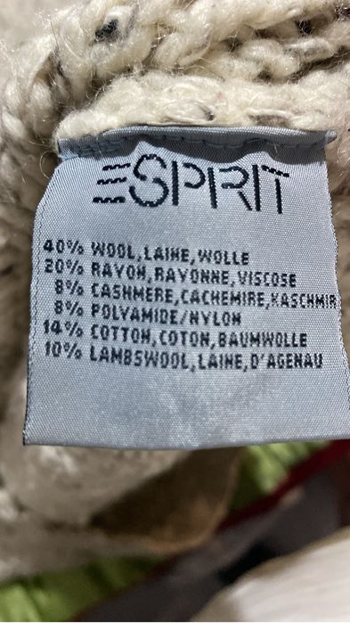 Pulovare barbati, in stare foarte buna.