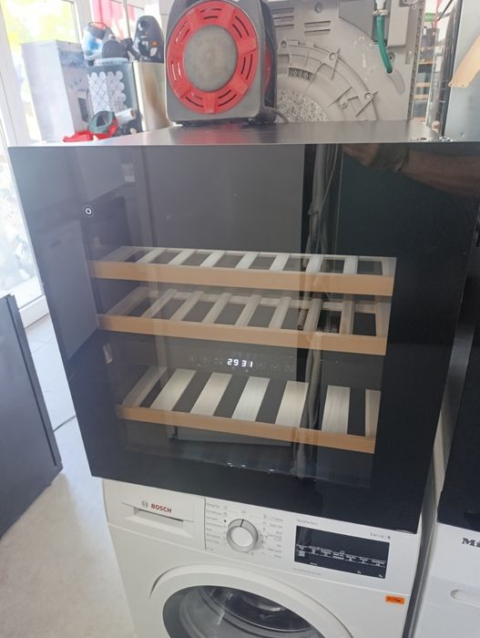 Нова!!! Витрина за вино FRILEC