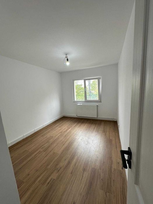 Apartament 4 camere Dacia etaj 1