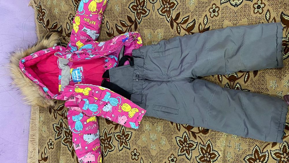 Зимняя куртка со штанами, очень теплые. Состояние как на фото