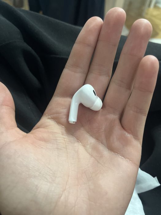 Air Pods pro 2 - (doar o casca)