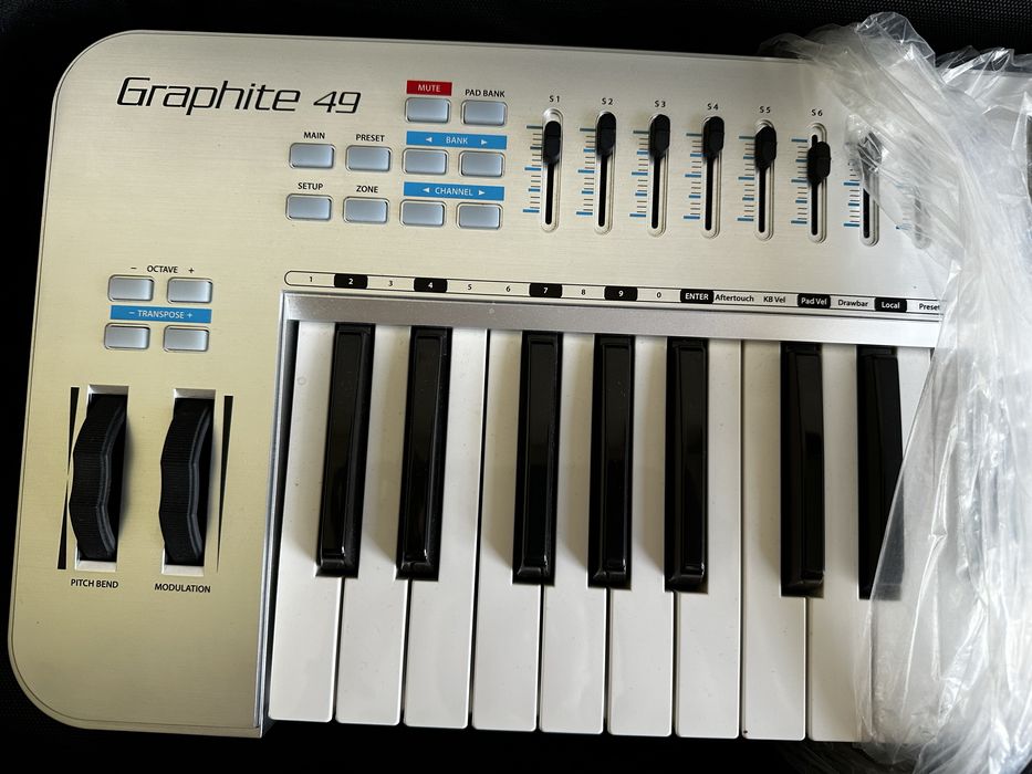 Graphite 49 midi controller Floresti • OLX.ro