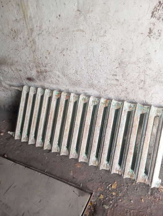 Чугун батарея сотилади б/у 60.000сумдан