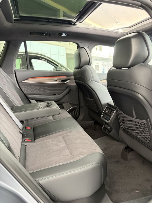 Monjaro, Manjaro Volvo Zeekr oilasi Geely Monjaro afitsalni salon