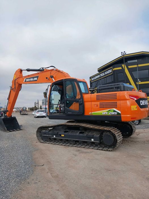 Багер Develon DX 205
