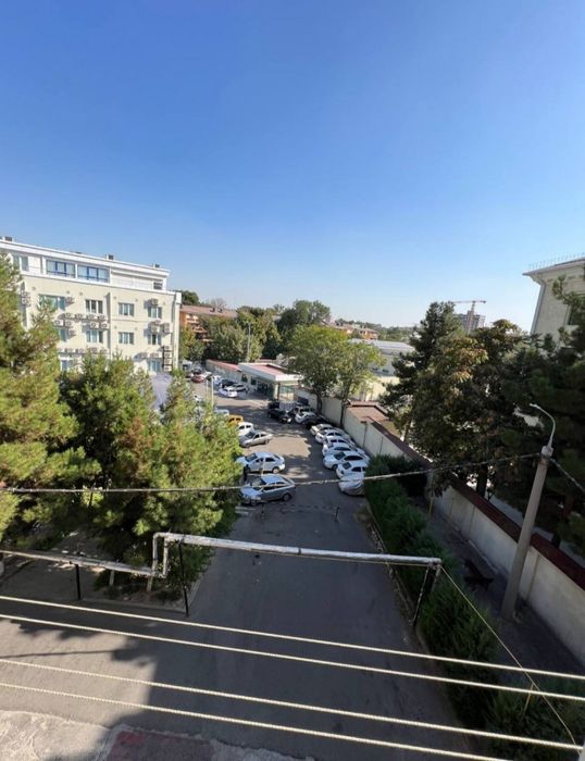 В М.Улугбекском р.м.БИЙ возле унив.Дипломатии сдается 1 комн.квартира