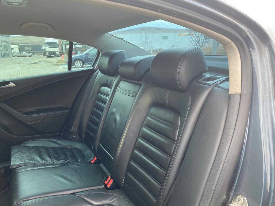 Vând Volskwagen Passat