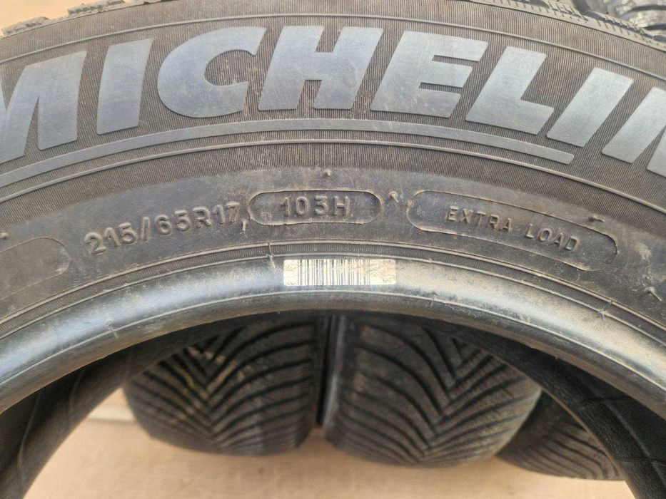 4 броя Michelin R17 215/65
Зимни гуми 
DOT2922