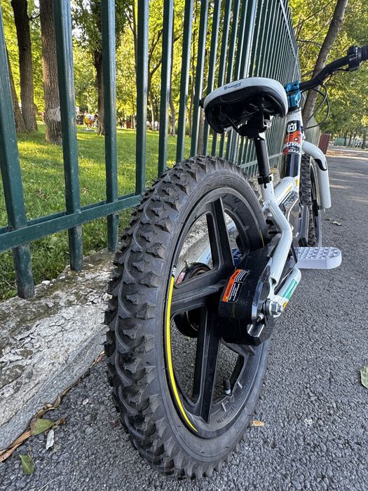 Husqvarna STACYC 16eDRIVE Brushless – electrică copii 5-7 ani – foarte puțin folosită